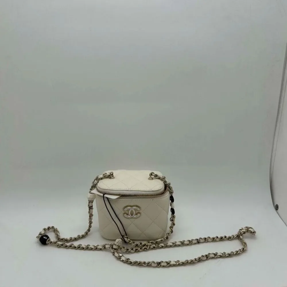 Chanel Women Pre-Loved Bag Very Good Condition